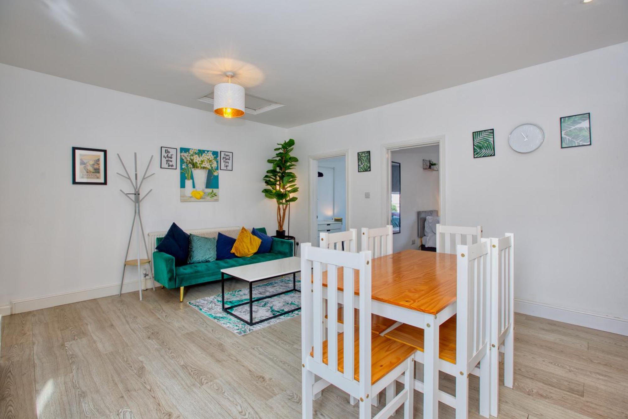 Modern 5-beds - Centre - Free Parking - Temple - By Hinkley Homes Short Lets & Serviced Bristol